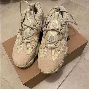 SOLD Yeezy 500 moon stone yellow new in box s